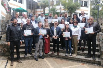 Imagen de Cornare entregó reconocimiento a 23 empresas comercializadoras y transformadoras de madera