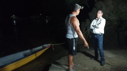 Imagen de  Gustavo Petro pasó la noche en casa de un pescador y madrugó a tirar la red al río Magdalena