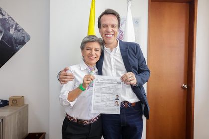 Imagen de  Claudia López inscribe su candidatura a la Presidencia en fórmula con Leonardo Huerta