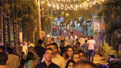 Imagen de  Rumba en el Parque Lleras regresó hasta las 3:00 a. m., Asobares Antioquia celebró la decisión