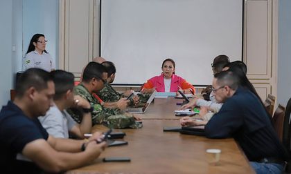 Explota carrobomba en la vía Panamericana