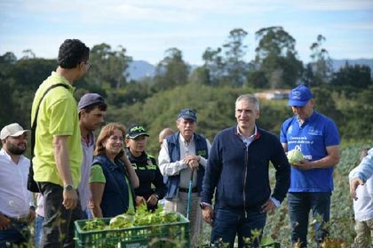 Imagen de  ”En Antioquia no se botan alimentos”: Gobernador firmó convenio para garantizar la seguridad alimentaria en el departamento