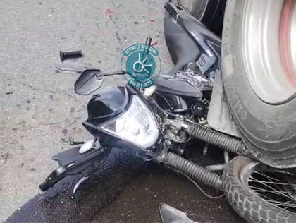 Imagen de  En video: Camión aplastó una moto en vía La Unión – Sonsón: el conductor está grave