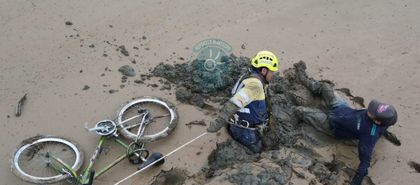 Imagen de  Rescataron a un hombre que había quedado atrapado en el sedimento del embalse Peñol-Guatapé