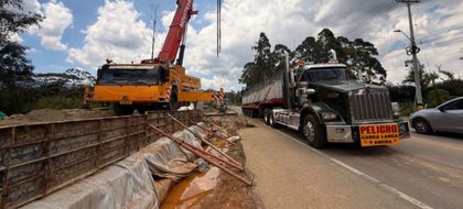 Imagen de  ¡Avanza la finalización de la doble calzada Tablazo-Llanogrande! Devimed izó las vigas para el puente