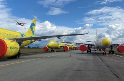 Imagen de  Trabajadores de Viva Air denuncian que están sin sueldo, liquidación, cesantías ni EPS
