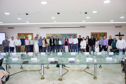 Imagen de  Provincia de Agua, Bosques y Turismo y Provincia de la Paz firmaron acuerdos catastrales con la Gobernación