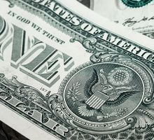 El peso colombiano repunta mientras el dólar