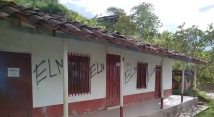Imagen de  Aparecieron grafitis del ELN en Santo Domingo, Antioquia: autoridades investigan