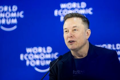 Imagen de  Elon Musk dice que fue «un tonto» al financiar de manera gratuita a OpenAI