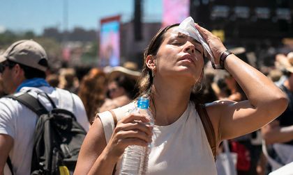 OMS alerta por enfermedades relacionadas con el calor en eventos multitudinarios: estas son las medidas para prevenirlas