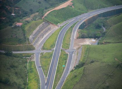 Imagen de  Gobernador de Antioquia recorrió la Autopista Río Magdalena y destacó la puesta en marcha de un nuevo tramo de 34,8 kilómetros