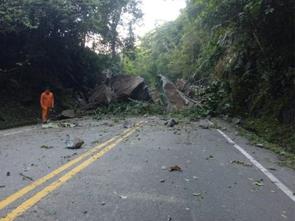 Imagen de “No menos de 48 horas” duraría el cierre en la Autopista, es necesario implosionar las rocas