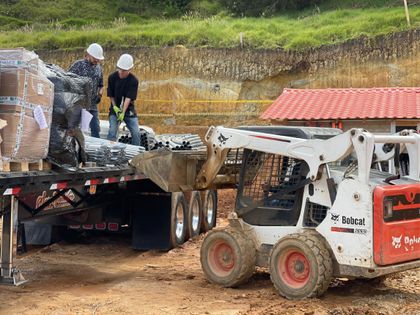 Imagen de  Llegó desde Francia el último contenedor con equipos donados para planta Valbiores en La Ceja