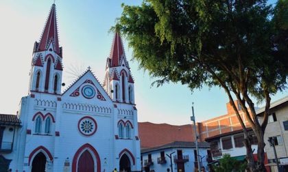 Imagen de  Cuerpo de un menor exhumado de cementerio de La Ceja fue entregado a su familia