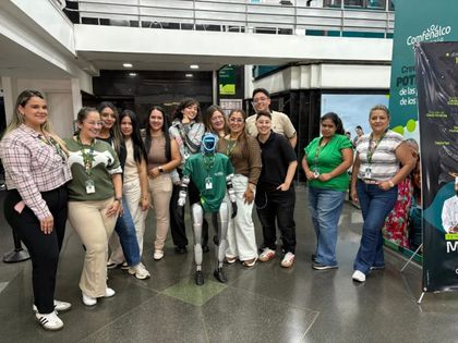 Imagen de Comfenalco estrena robot de pausas activas en el trabajo