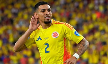 Del Muñoz destrabó un partido cerrado y acercó a Colombia a la siguiente ronda del Mundial