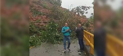 Imagen de  Derrumbe mantiene sin paso la autopista Medellín-Bogotá a la altura de San Luis