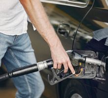 ¿Le están cobrando más cuando tanquea? Vigilan cumplimiento de rebaja en gasolina corriente