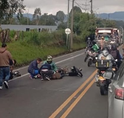 Imagen de  Motociclista está gravemente herido tras colisionar contra un bus en la vía La Ceja-Rionegro