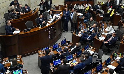 Reforma laboral sigue viva y entra a tercer debate en el Senado