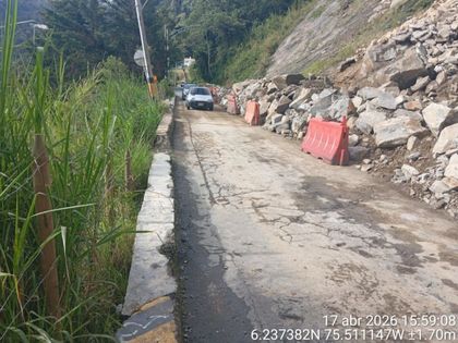 Imagen de Habilitado el paso vehicular en la vía Santa Elena tras emergencia por lluvias
