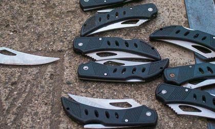 Dos menores llevaban 9 armas blancas en el MIO en Cali