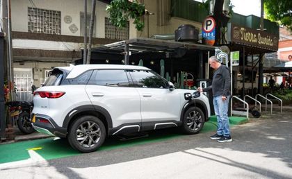 Imagen de  Envigado pone en marcha la primera red pública de carga para vehículos eléctricos en Colombia