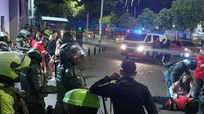 Imagen de  Joven de 20 años está en delicado estado de salud tras riña entre hinchas