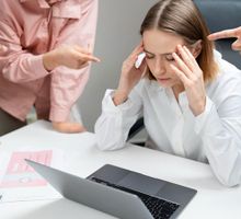 ¿Sabe identificar el acoso laboral? Conozca las señales y la ruta de atención en Colombia