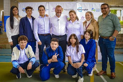 Imagen de Rionegro bilingüe: cerca de 400 estudiantes de la I.E. Concejo Municipal se graduaron de un segundo idioma