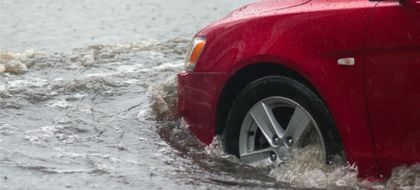 Imagen de  Cómo actuar ante una inundación mientras se conduce: medidas de seguridad y protocolos de emergencia