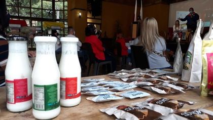 Rionegreros comprándole a rionegreros: hoy se realizó la Feria de la Asociatividad