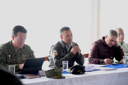 Imagen de Helicóptero de la Policía en Amalfi fue destruido cuando aterrizó y activó un campo minado en medio de combates