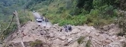 Imagen de  Deslizamiento de grandes proporciones se presentó en la vía Alejandría-Santo Domingo