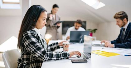 Solo uno de cada diez trabajadores recibe formación en IA en España