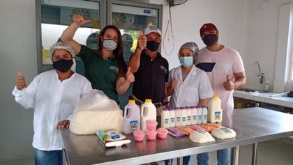 Imagen de  Víctimas del conflicto en San Luis recibieron recursos para el sostenimiento de la ganadería