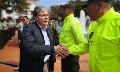 ¿Por qué Carlos Holmes Trujillo visitó Guatapé?