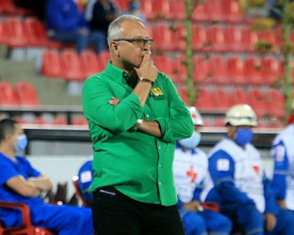 Bucaramanga Oscar Upegui despedido entrenador futbol colombiano liga betplay