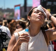 OMS alerta por enfermedades relacionadas con el calor en eventos multitudinarios: estas son las medidas para prevenirlas