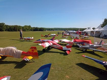 Imagen de Cerraron pista de aviones a escala en Santa Elena, algunas partes cayeron sobre una casa