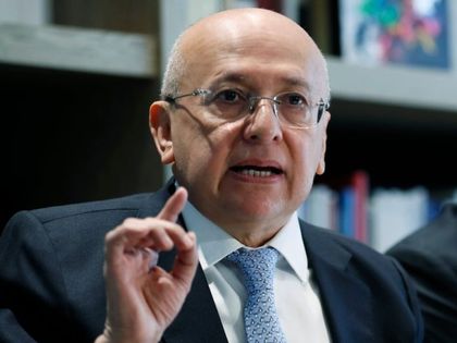 Imagen de  Renunció Eduardo Montealegre al Ministerio de Justicia, indignado por la absolución de Álvaro Uribe