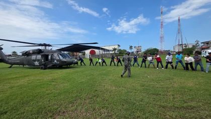 Imagen de  Cacom 5 evacuó a mujer embarazada y entregó 2,8 toneladas de ayudas en Antioquia