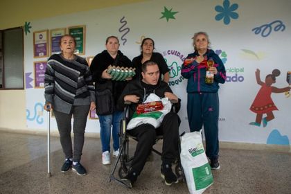 Imagen de La Ceja refuerza su enfoque de cuidado con la entrega de 40 paquetes alimentarios para personas con discapacidad