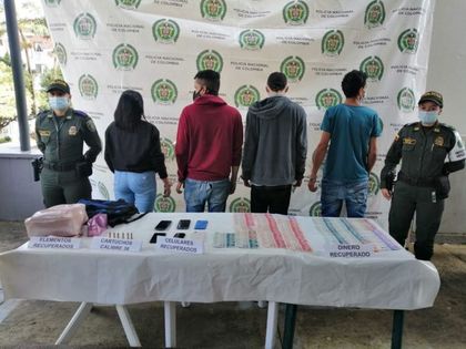 Cuatro capturados tras hurto a Casino en El Peñol