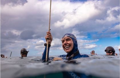 Imagen de  La colombiana Sofía Gómez establece récord de apnea: ¡103 metros de profundidad en una sola respiración!