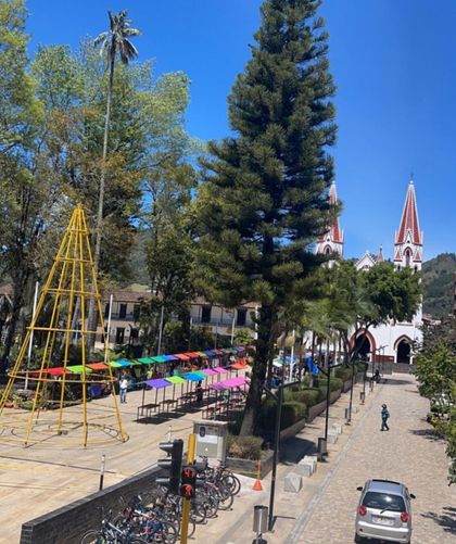 Imagen de  La Ceja, primer municipio del Oriente en iniciar la instalación del alumbrado navideño