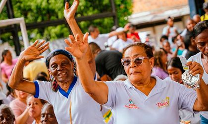 Gobernación entrega dotación a juntas comunales de Cali