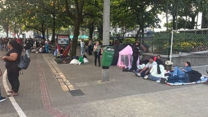 Imagen de  Ingresos a la Gobernación de Antioquia y la Alcaldía de Medellín están bloqueados por más de 500 indígenas