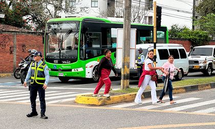 Sur de Cali enfrenta congestión en el inicio del plan piloto de movilidad